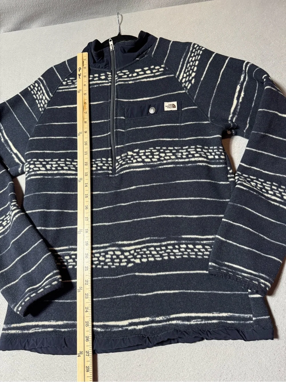The North Face Men's Aztec Black Fleece Half-Zip with White Stripe Size M
